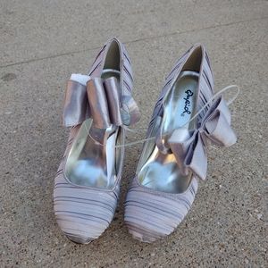 Quopid heels new size 7